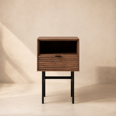 Mesita Sola alta, madera, 40 × 35 cm