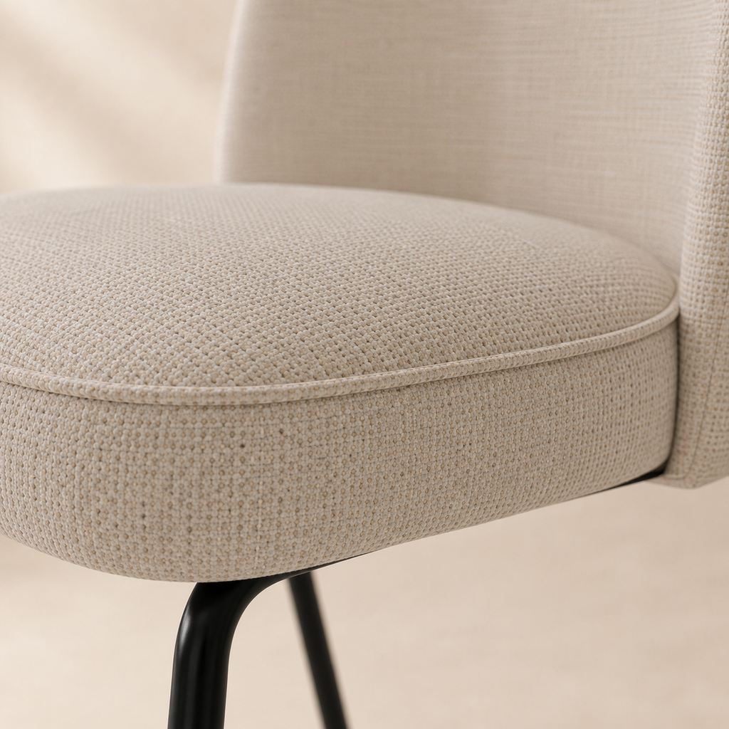 Silla de comedor tapizada, pata metálica