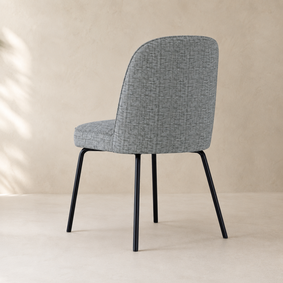 Silla de comedor tapizada, pata metálica