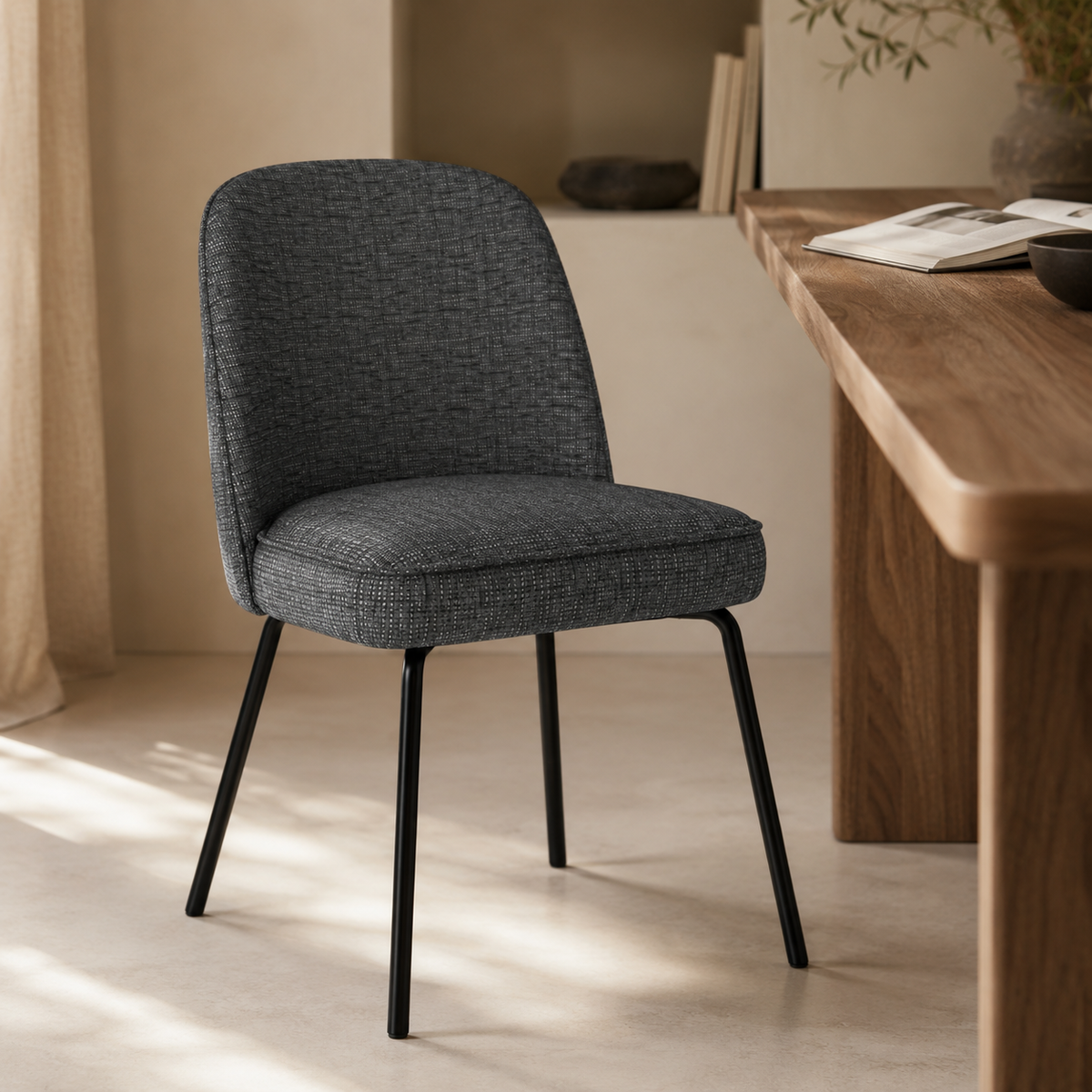Silla de comedor tapizada, pata metálica