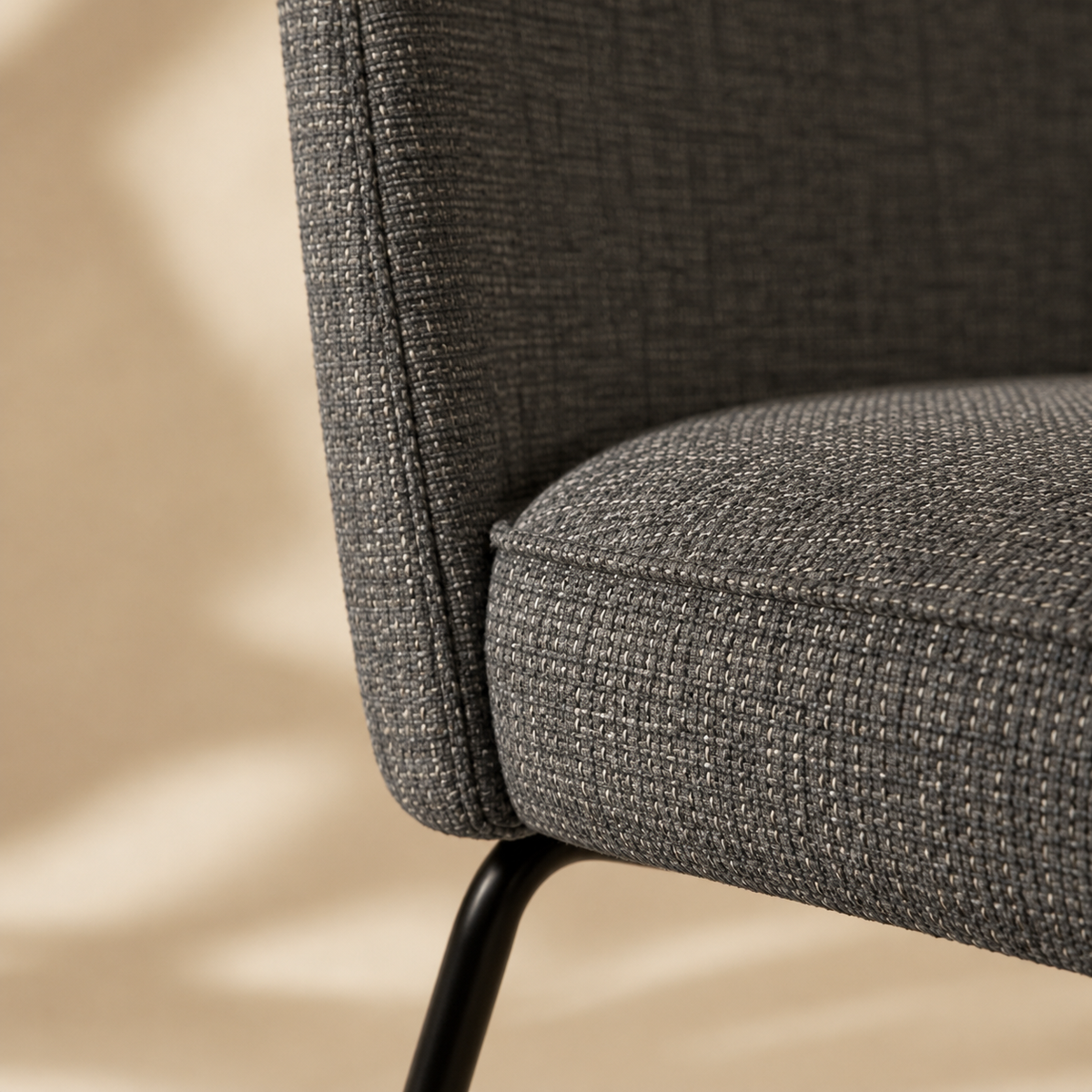 Silla de comedor tapizada, pata metálica