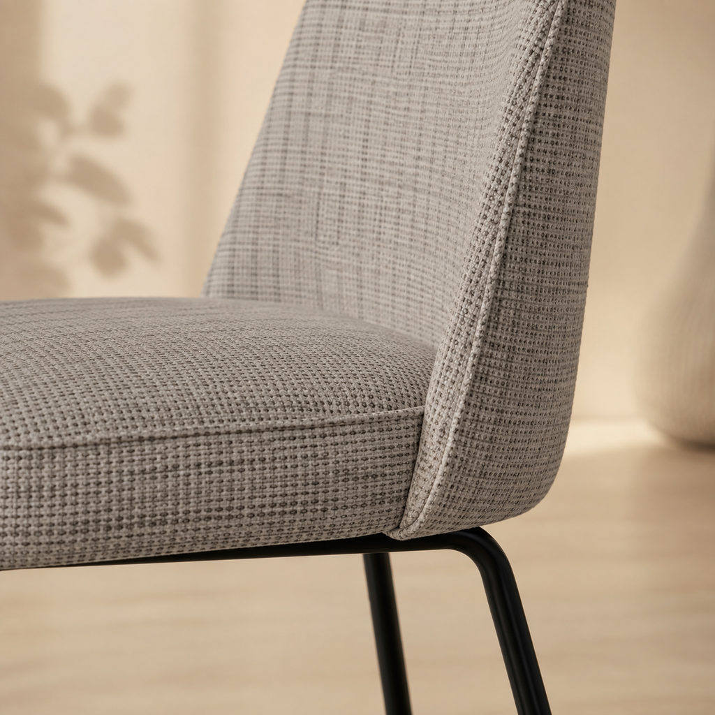 Silla de comedor tapizada, pata metálica
