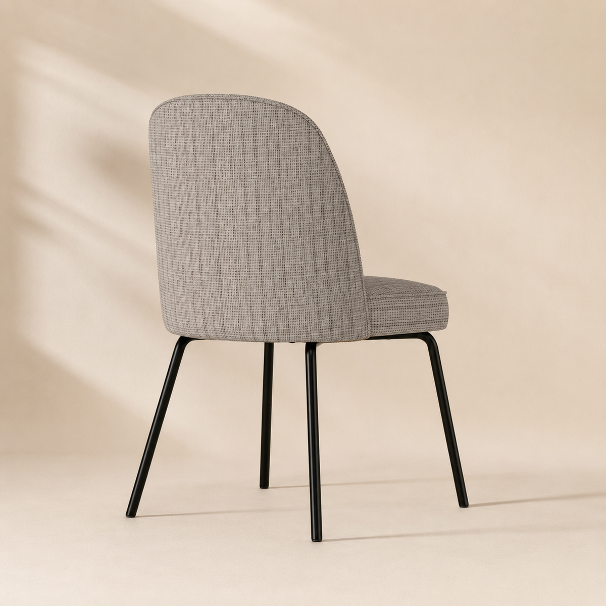 Silla de comedor tapizada, pata metálica