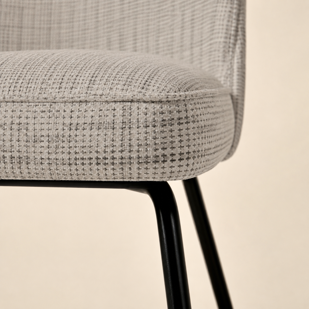 Silla de comedor tapizada, pata metálica
