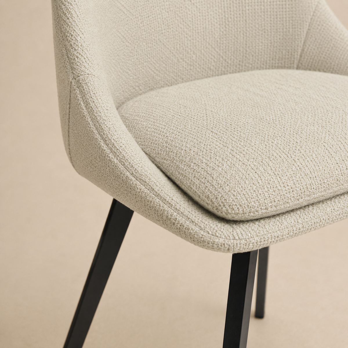 Silla de comedor tapizada, pata metálica
