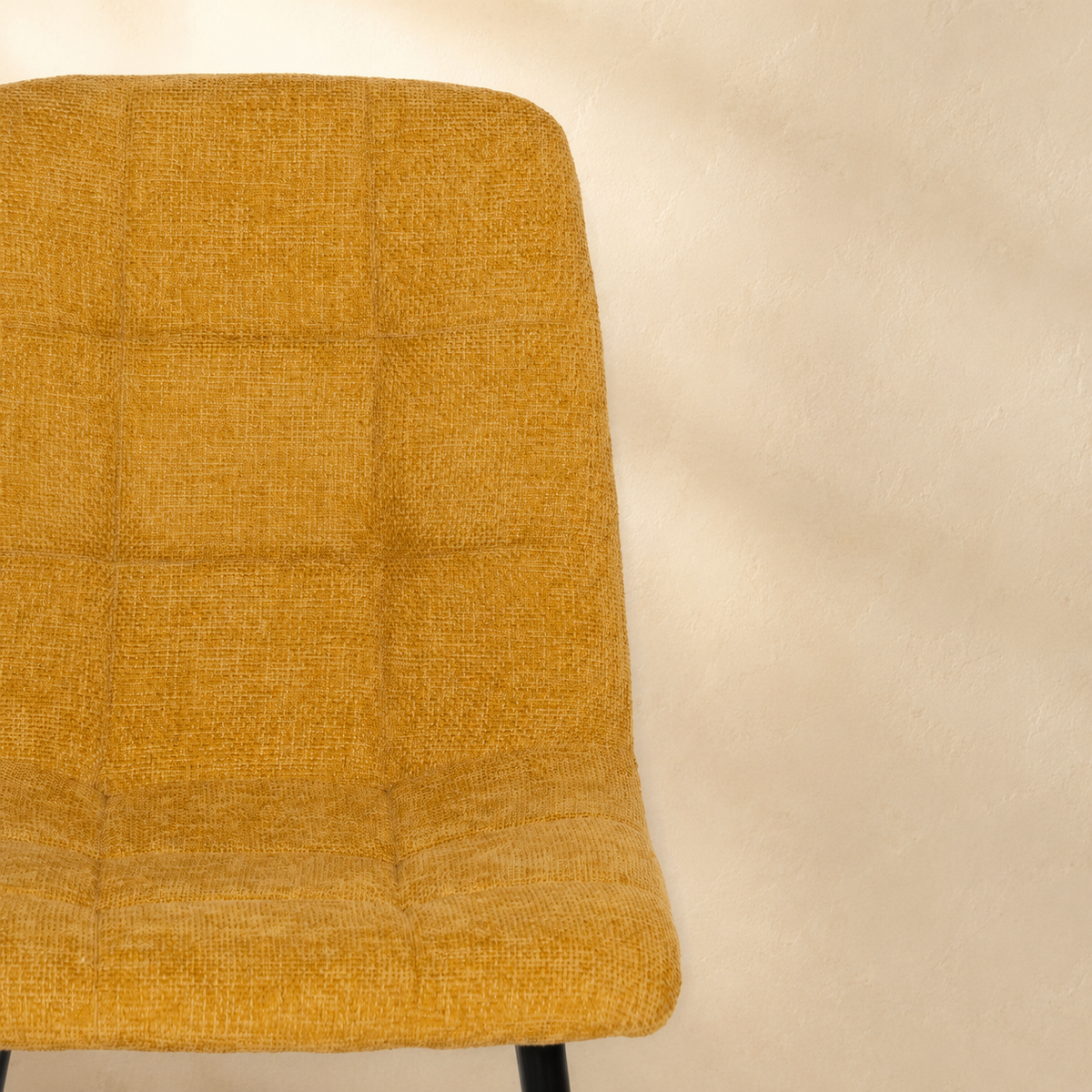 Silla de comedor tapizada, pata metálica