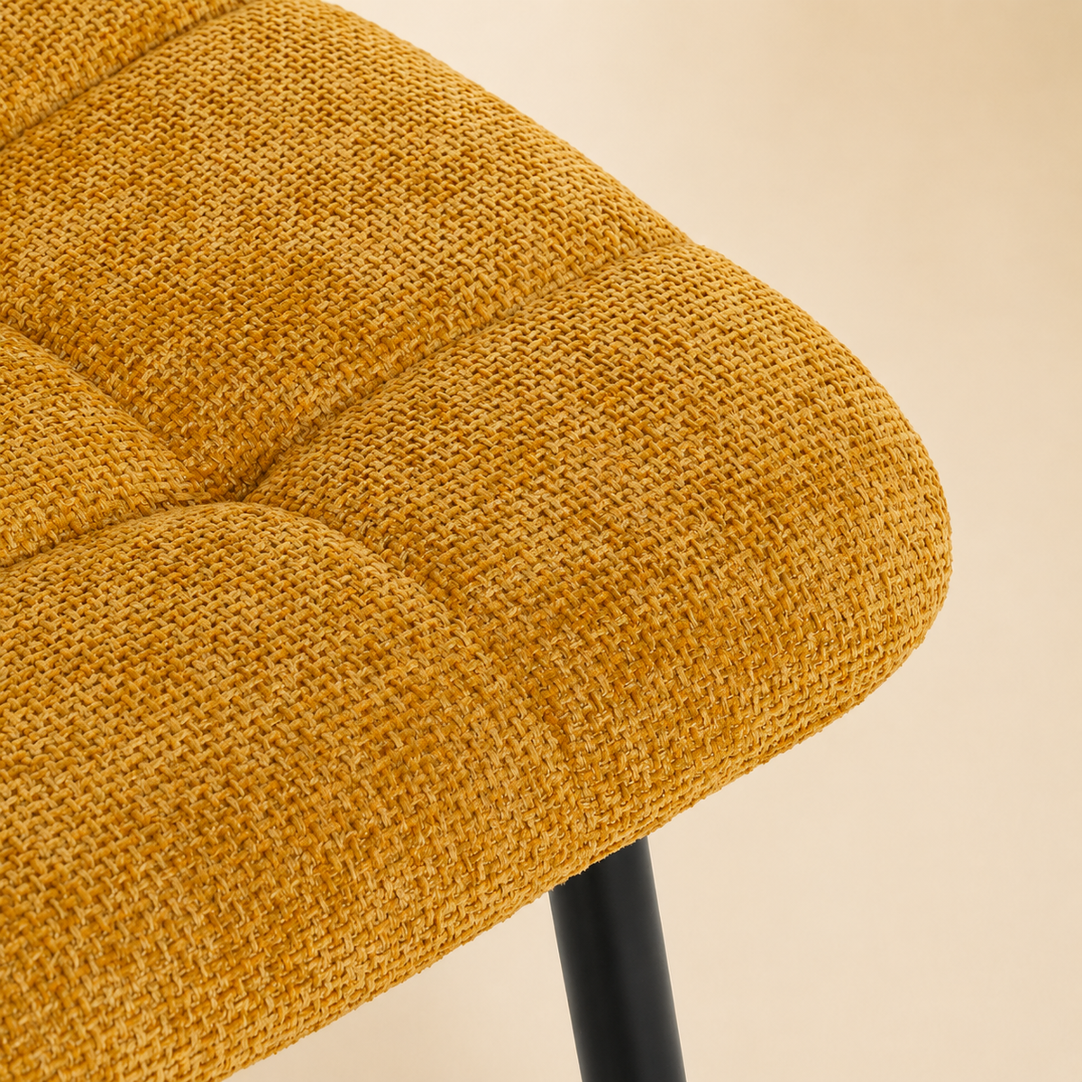 Silla de comedor tapizada, pata metálica