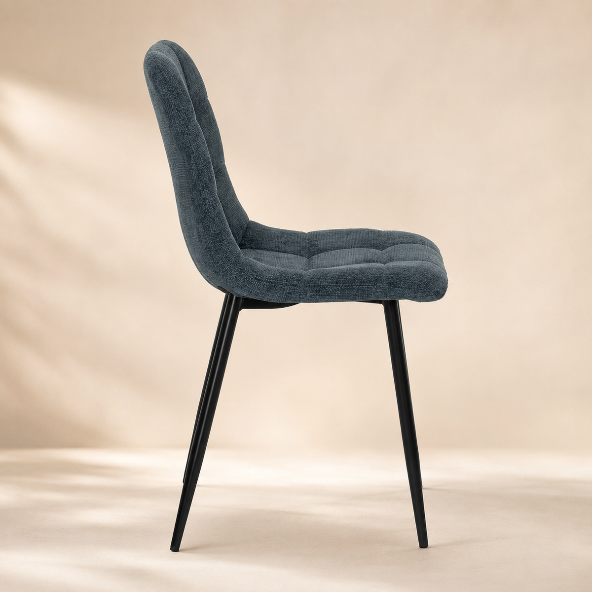 Silla de comedor tapizada, pata metálica
