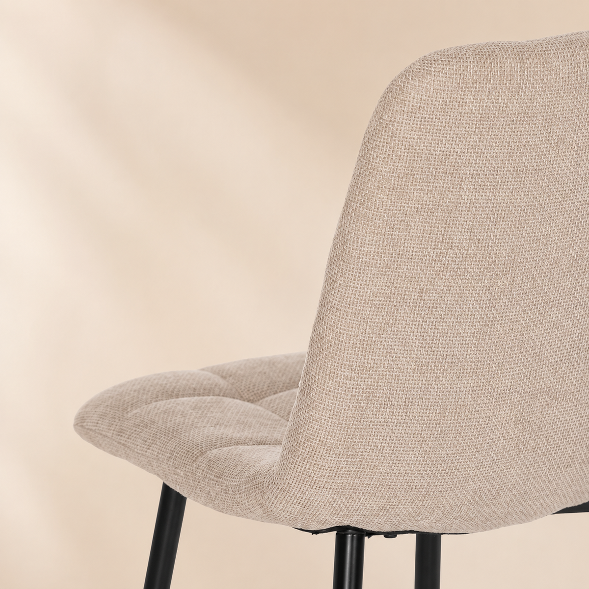 Silla de comedor tapizada, pata metálica