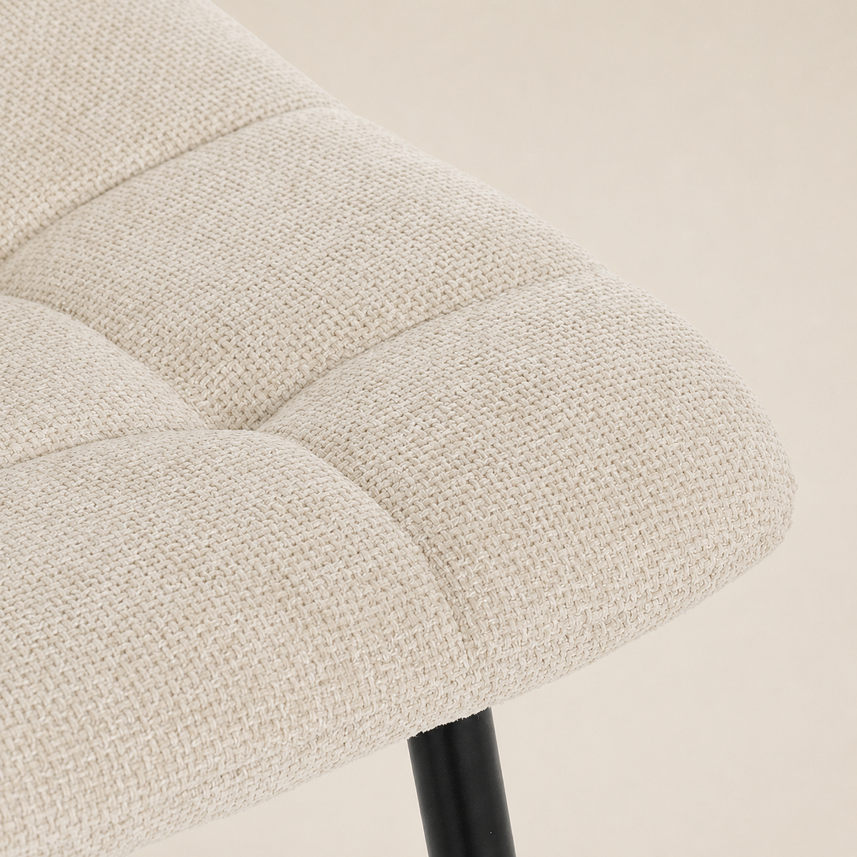Silla de comedor tapizada, pata metálica
