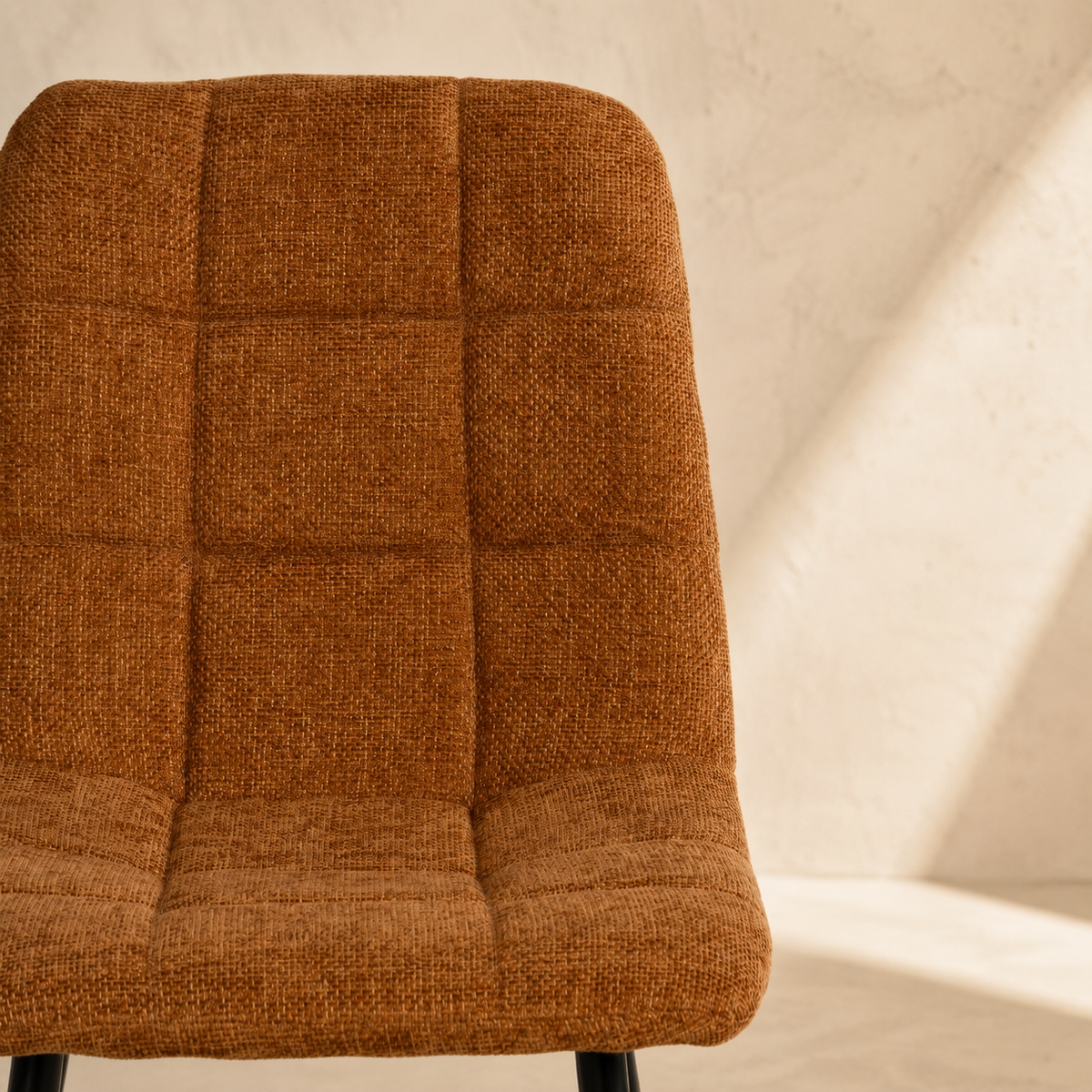 Silla de comedor tapizada, pata metálica