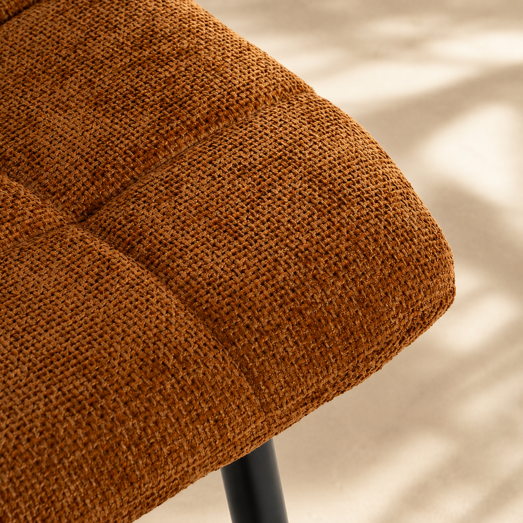 Silla de comedor tapizada, pata metálica