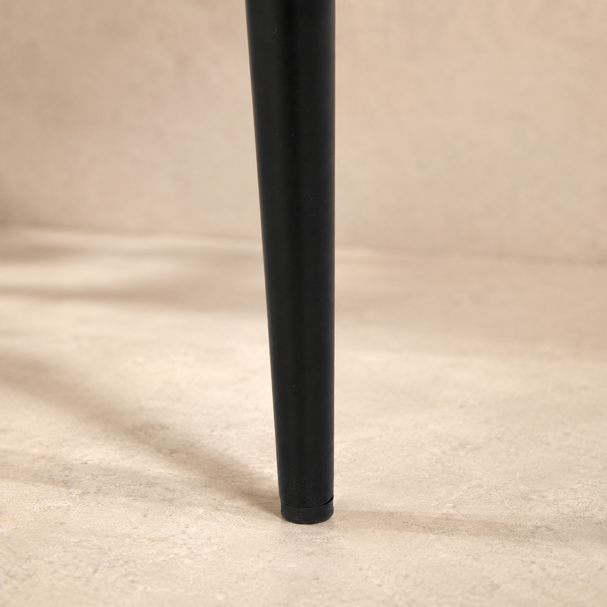 Silla de comedor tapizada, pata metálica