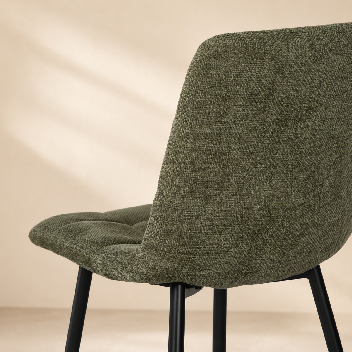 Silla de comedor tapizada, pata metálica