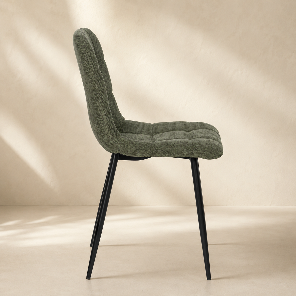 Silla de comedor tapizada, pata metálica