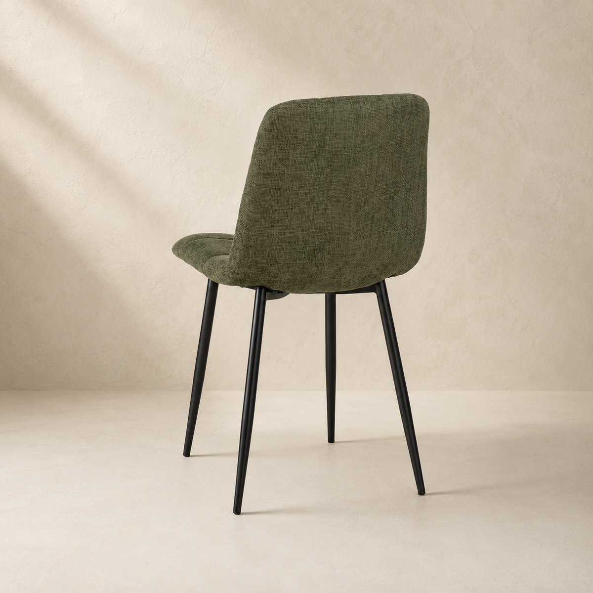 Silla de comedor tapizada, pata metálica
