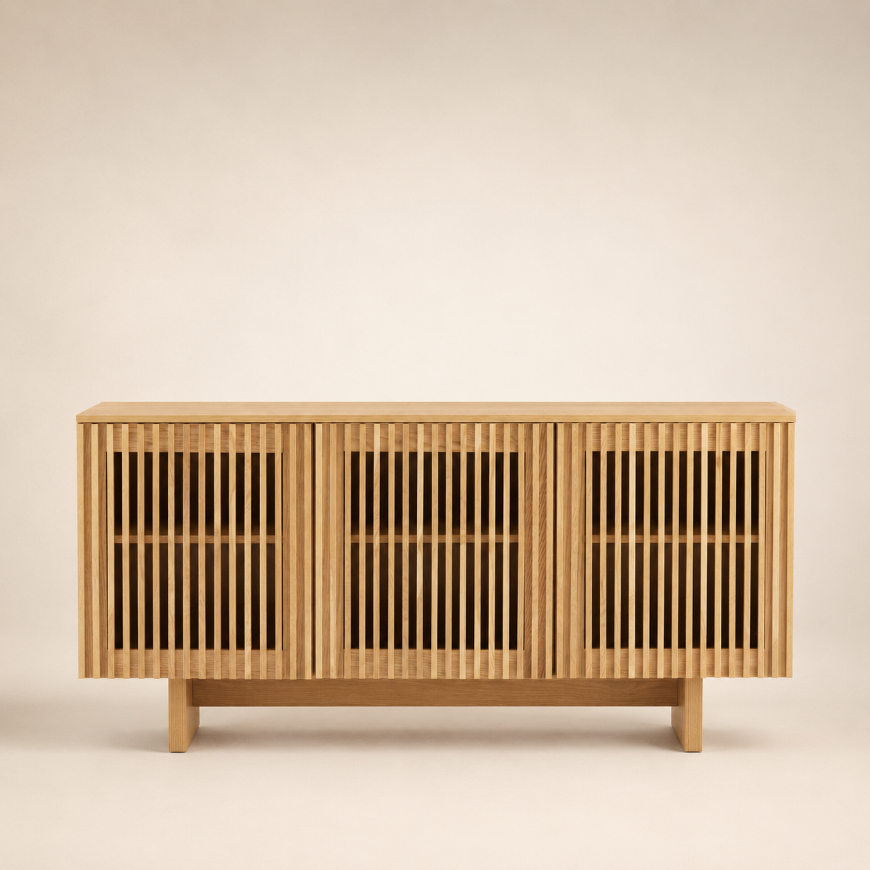 Aparador Marlén, 3 puertas, madera, 150 × 72 cm