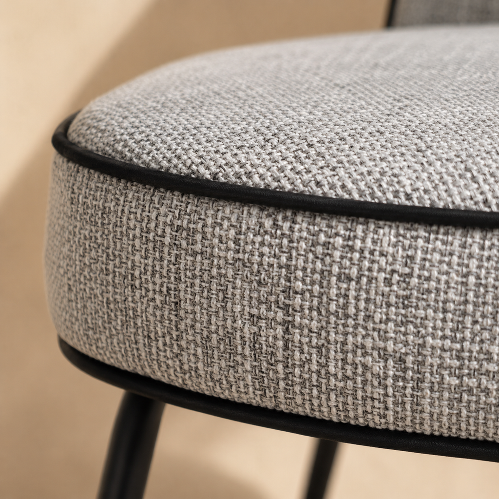 Silla de comedor tapizada, pata metálica