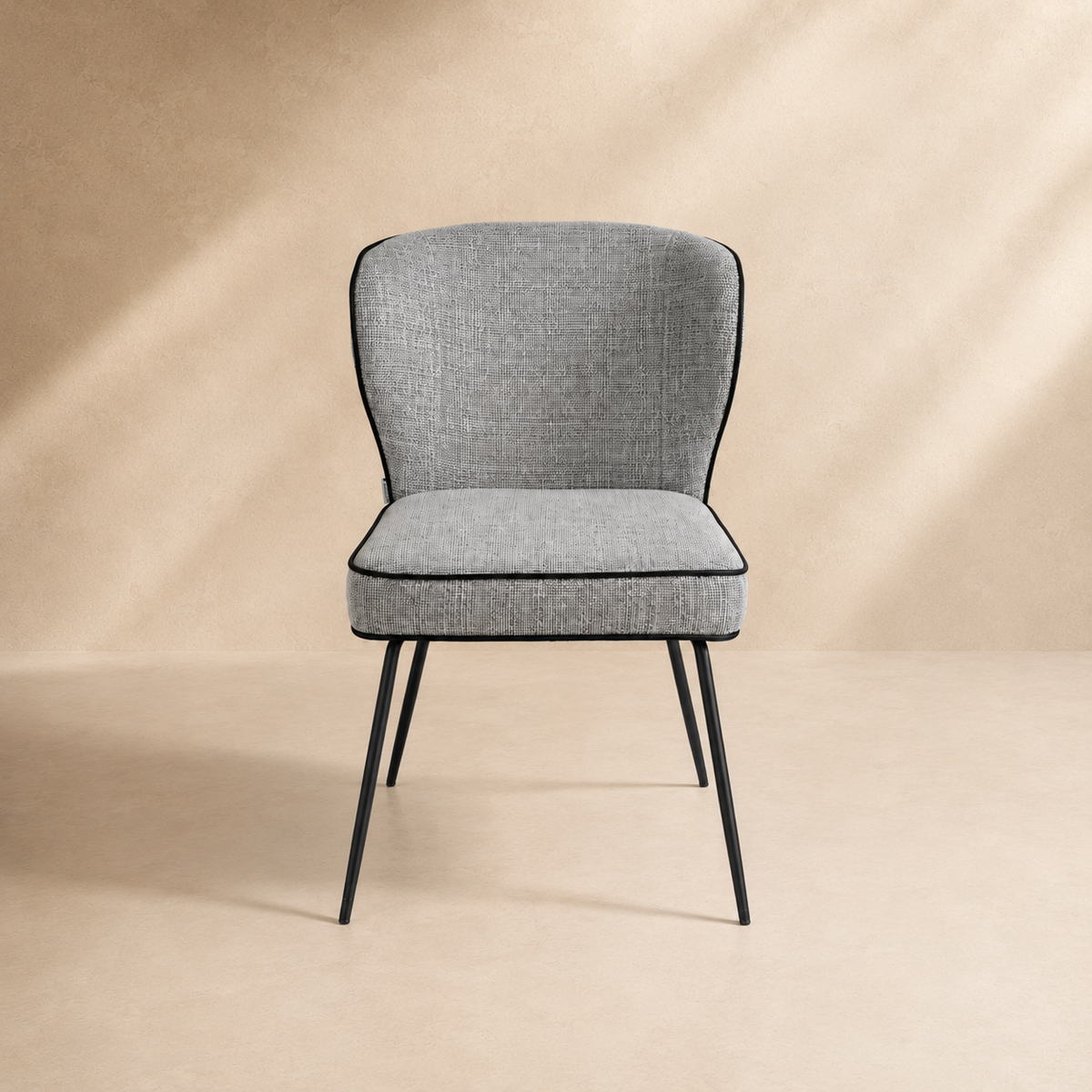 Silla de comedor tapizada, pata metálica
