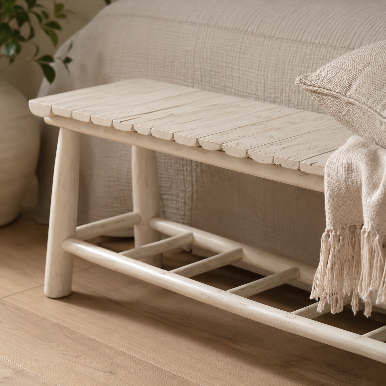 Banqueta Selé, madera de teca, 120 x 45 cm