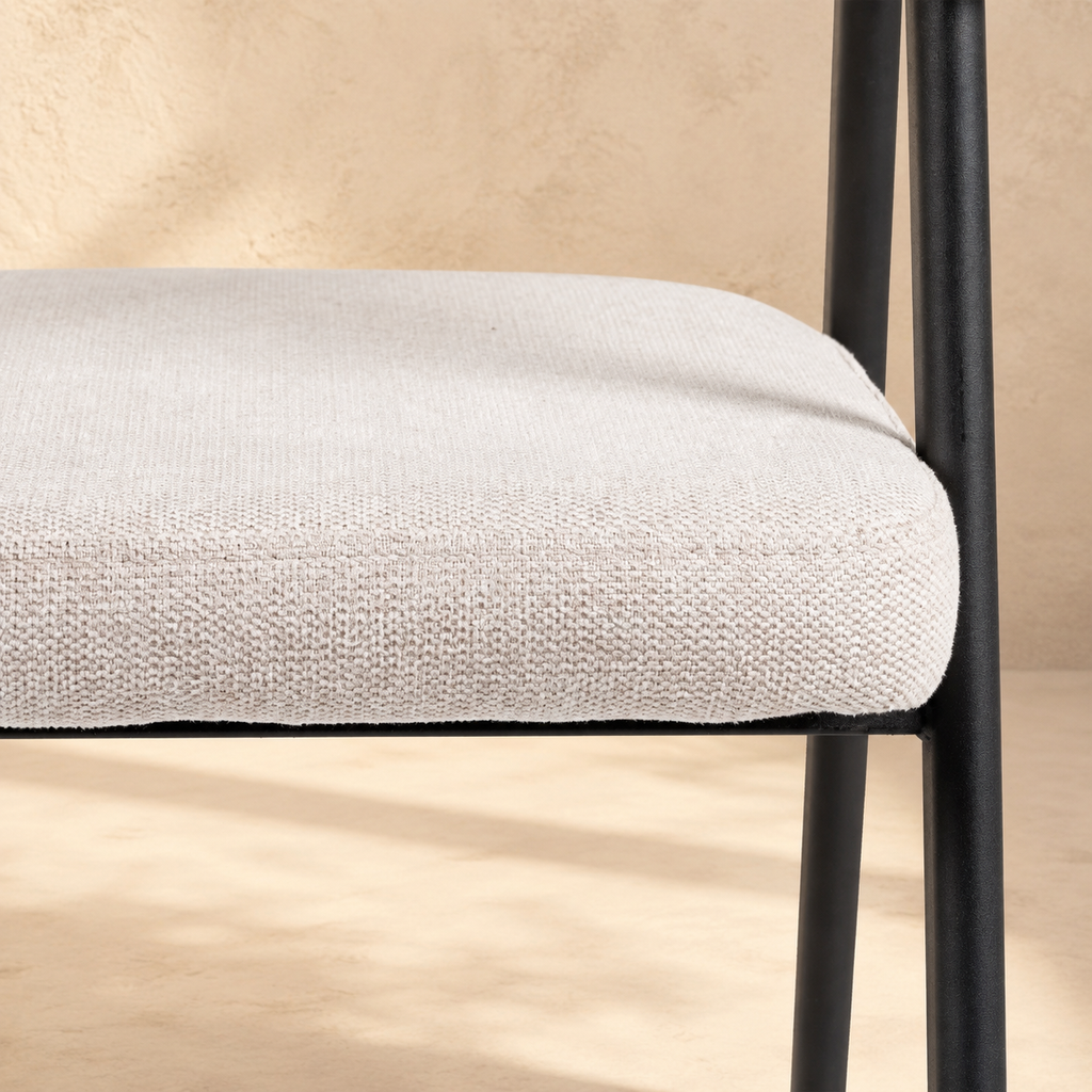 Silla de comedor tapizada, pata metálica