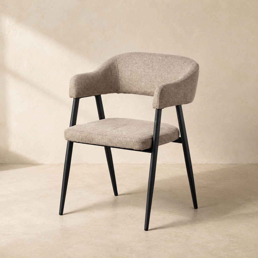 Silla de comedor tapizada, pata metálica