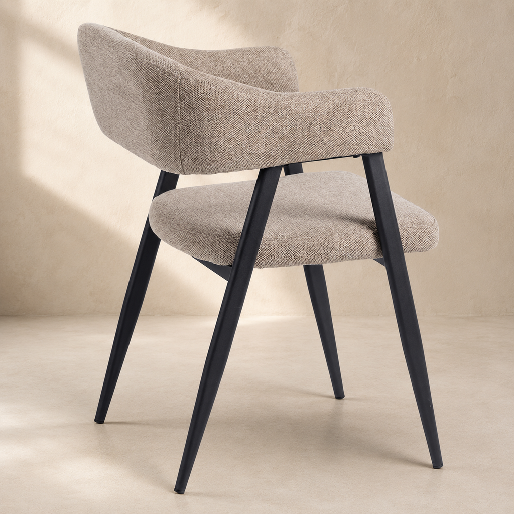 Silla de comedor tapizada, pata metálica