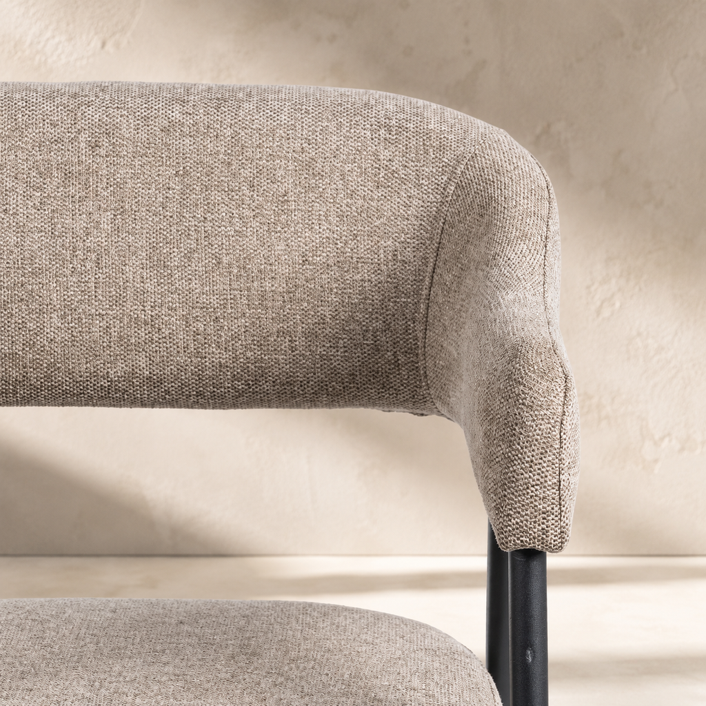 Silla de comedor tapizada, pata metálica
