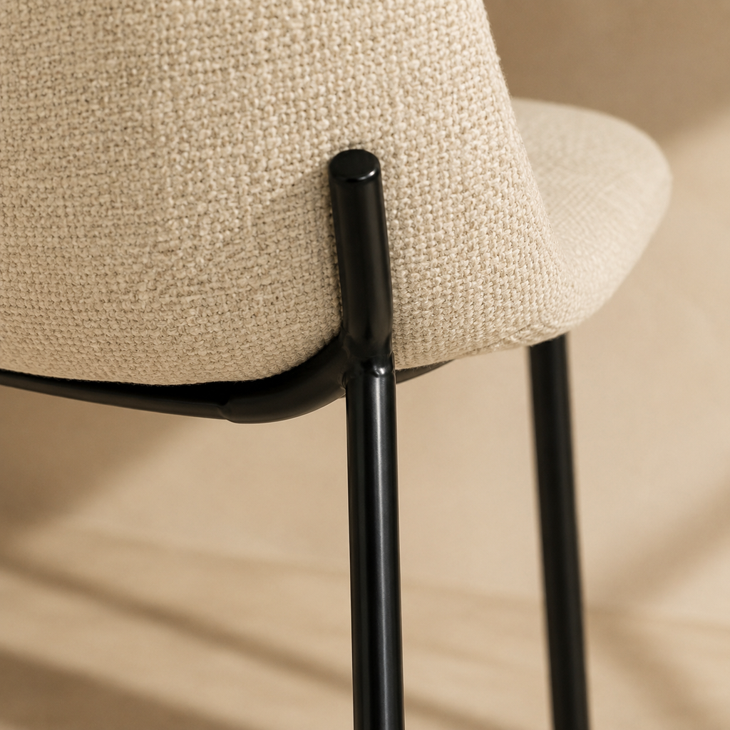 Silla de comedor tapizada, pata metálica