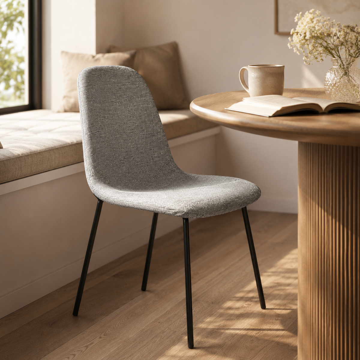 Silla de comedor tapizada, pata metálica