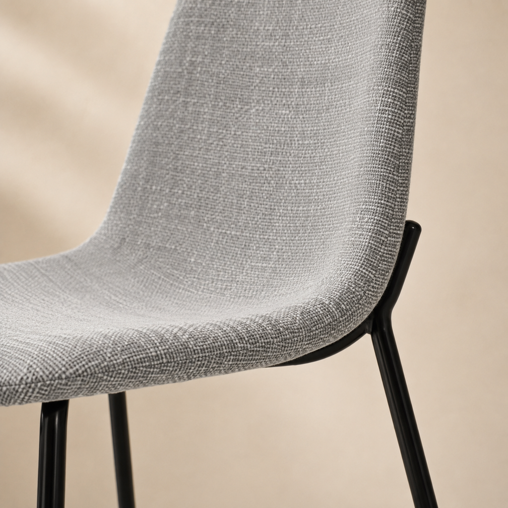 Silla de comedor tapizada, pata metálica