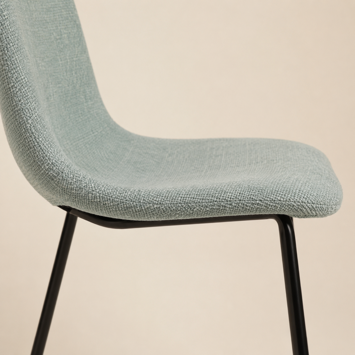 Silla de comedor tapizada, pata metálica