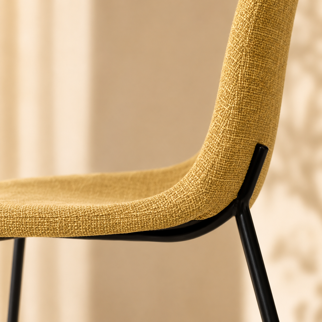 Silla de comedor tapizada, pata metálica