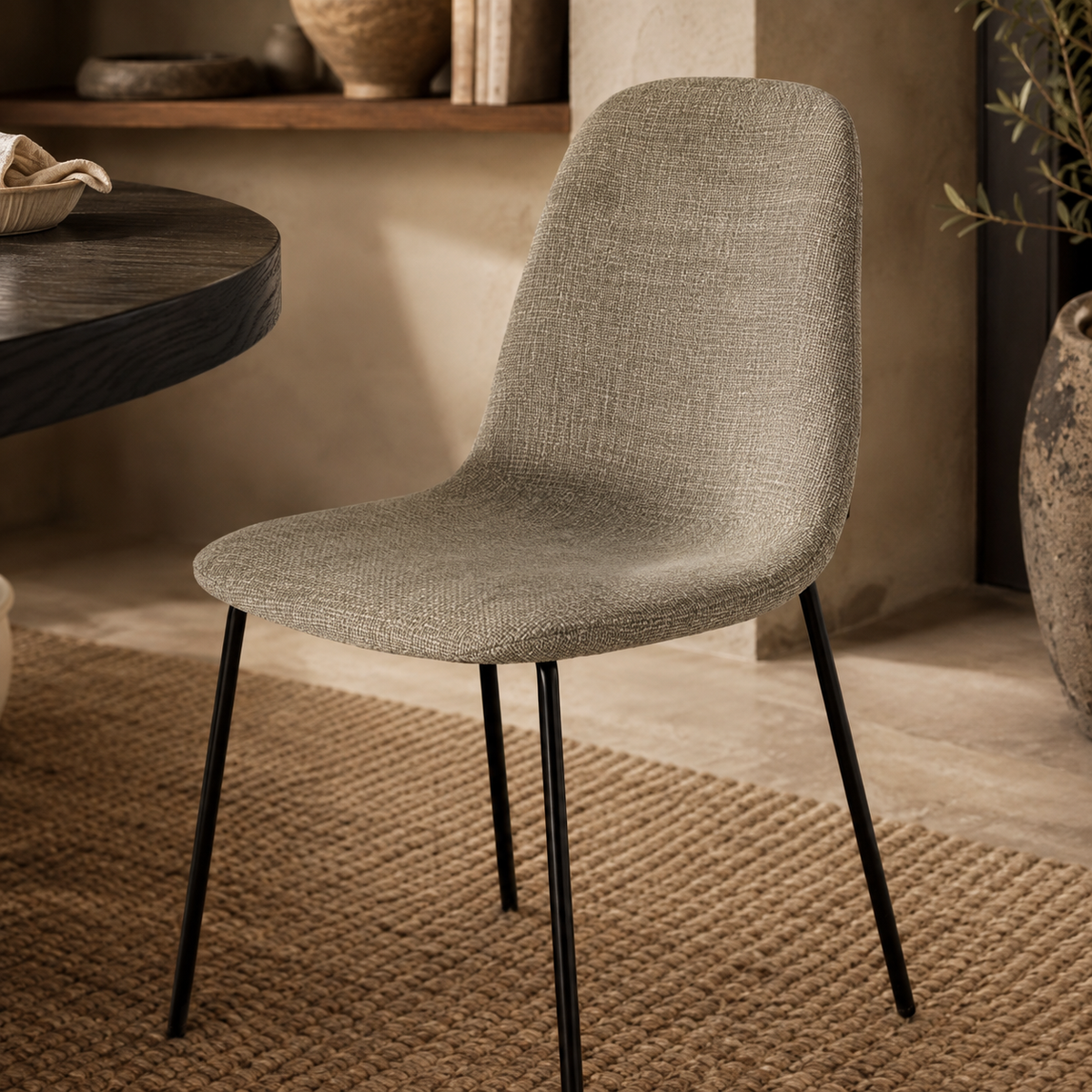 Silla de comedor tapizada, pata metálica