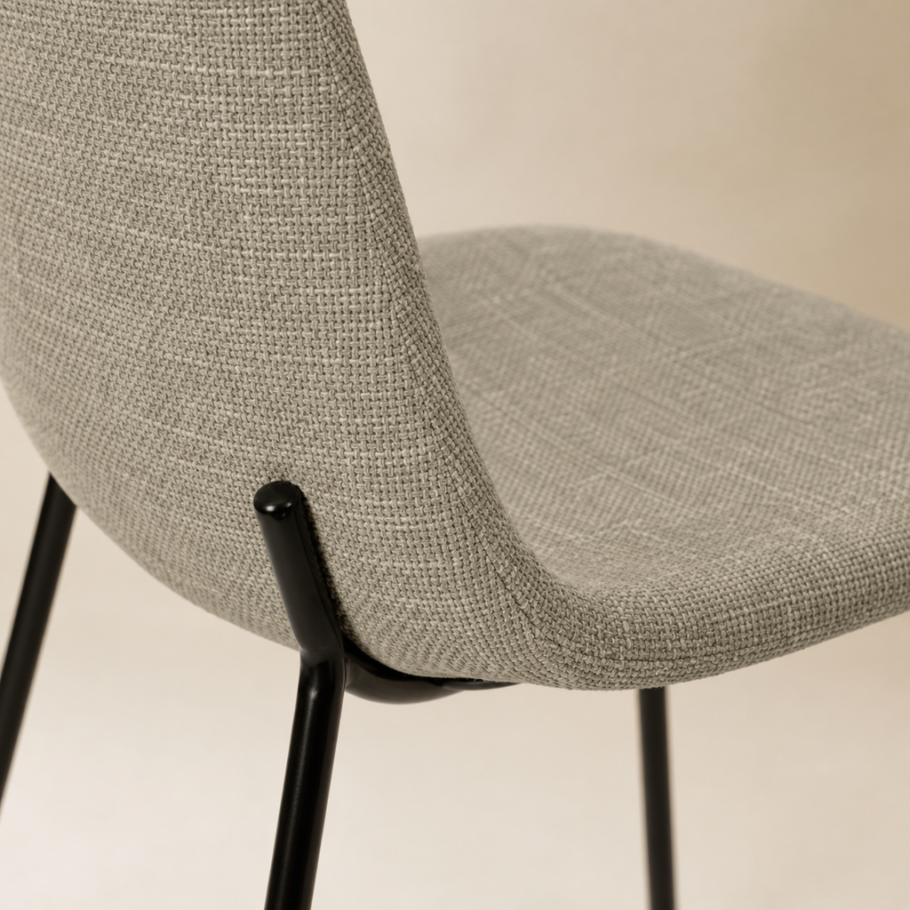 Silla de comedor tapizada, pata metálica
