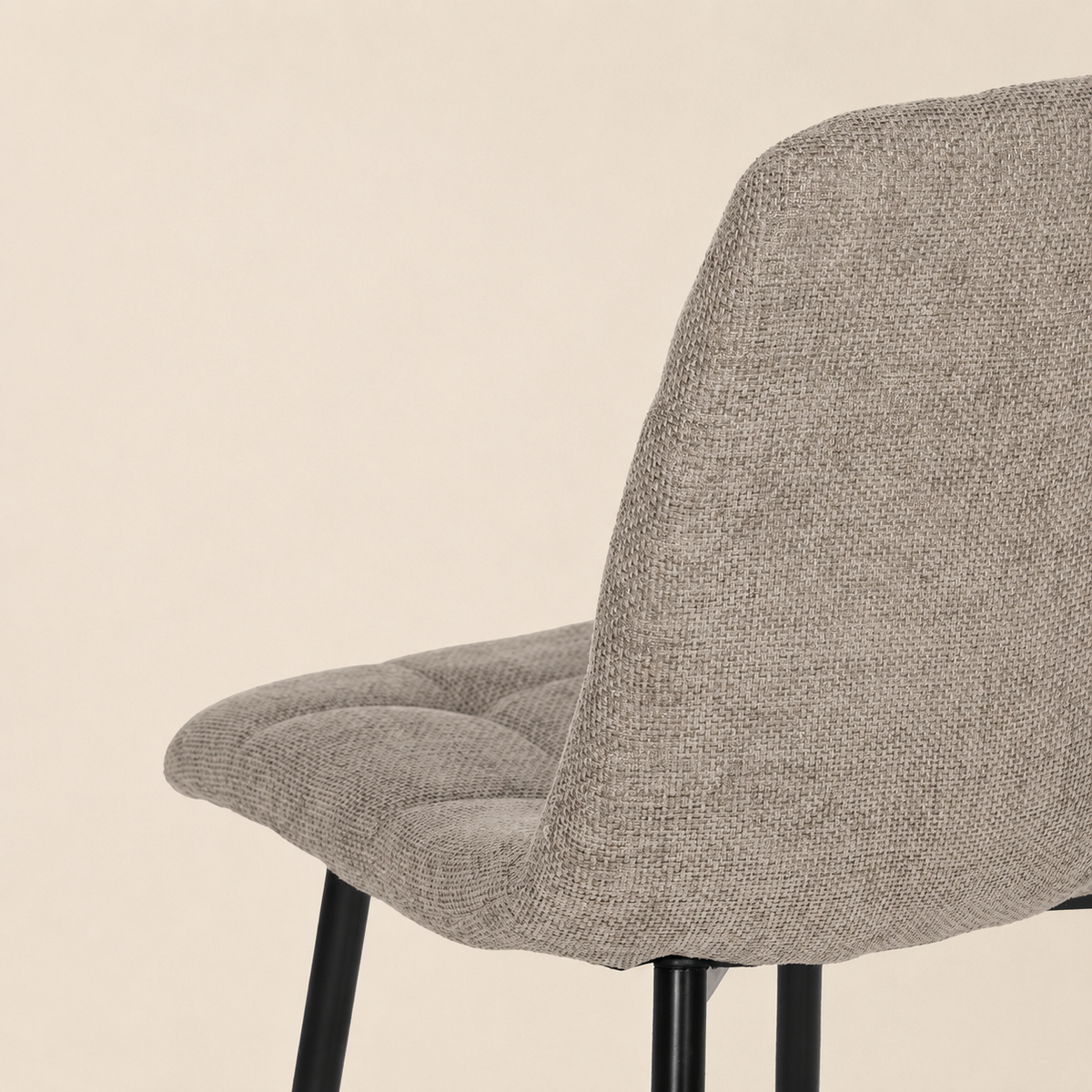 Silla de comedor tapizada, pata metálica