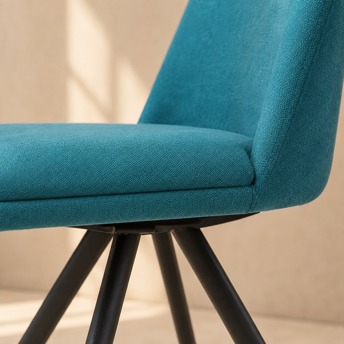 Silla de comedor tapizada, pata metálica