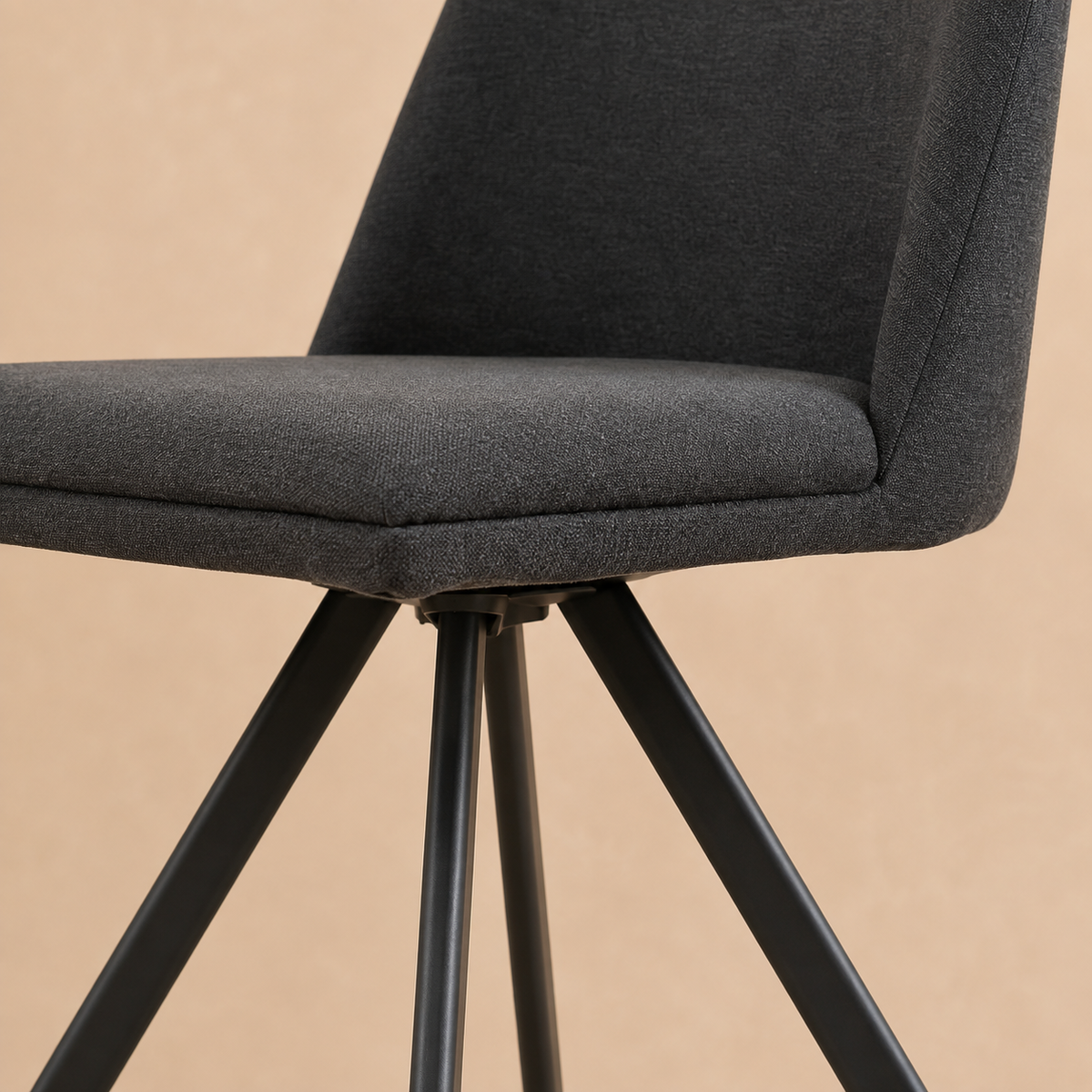 Silla de comedor tapizada, pata metálica