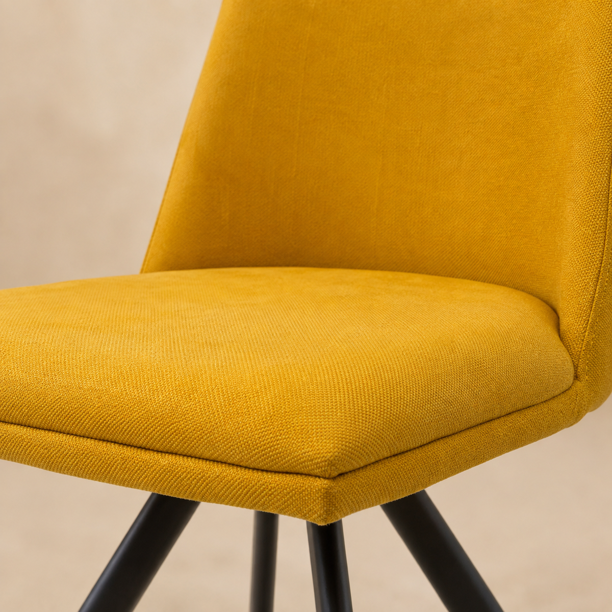 Silla de comedor tapizada, pata metálica
