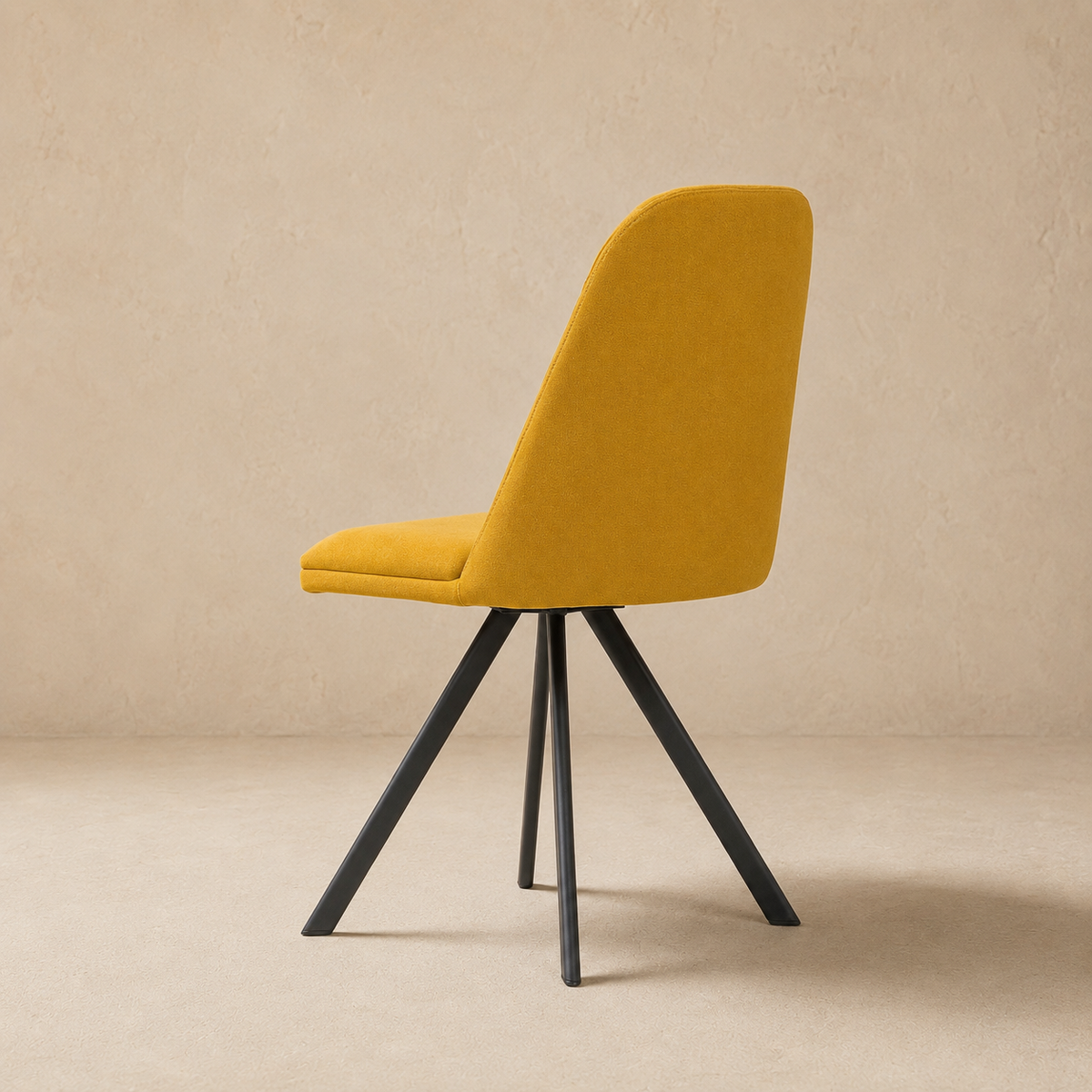 Silla de comedor tapizada, pata metálica