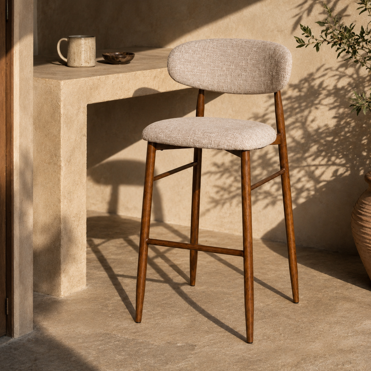 Taburete Halo, tapizado, patas de metal, asiento 78 cm