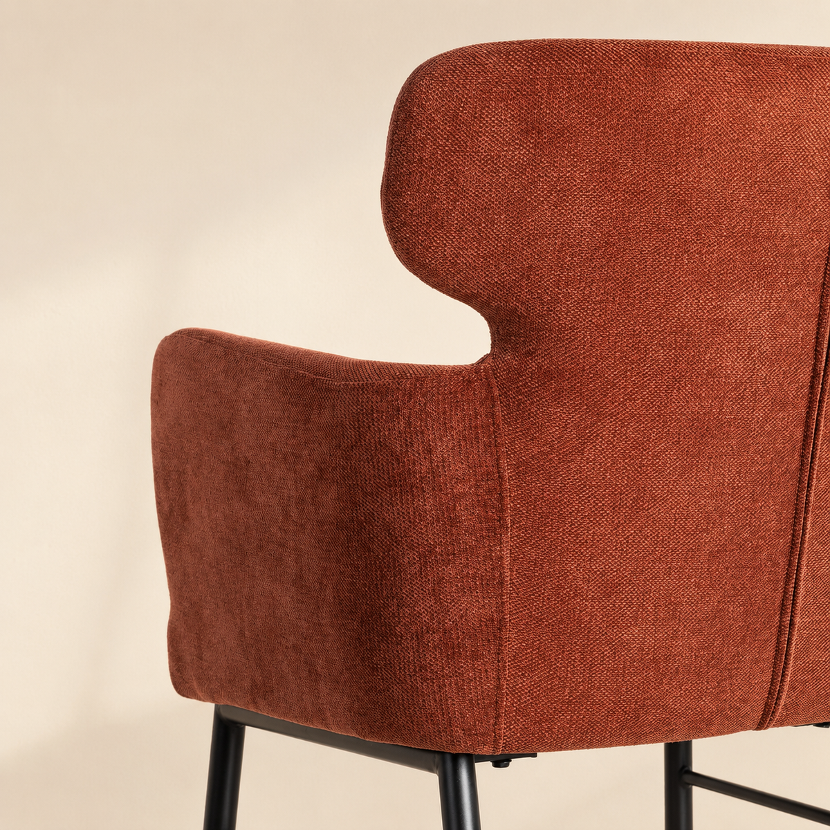 Silla de comedor tapizada, pata metálica