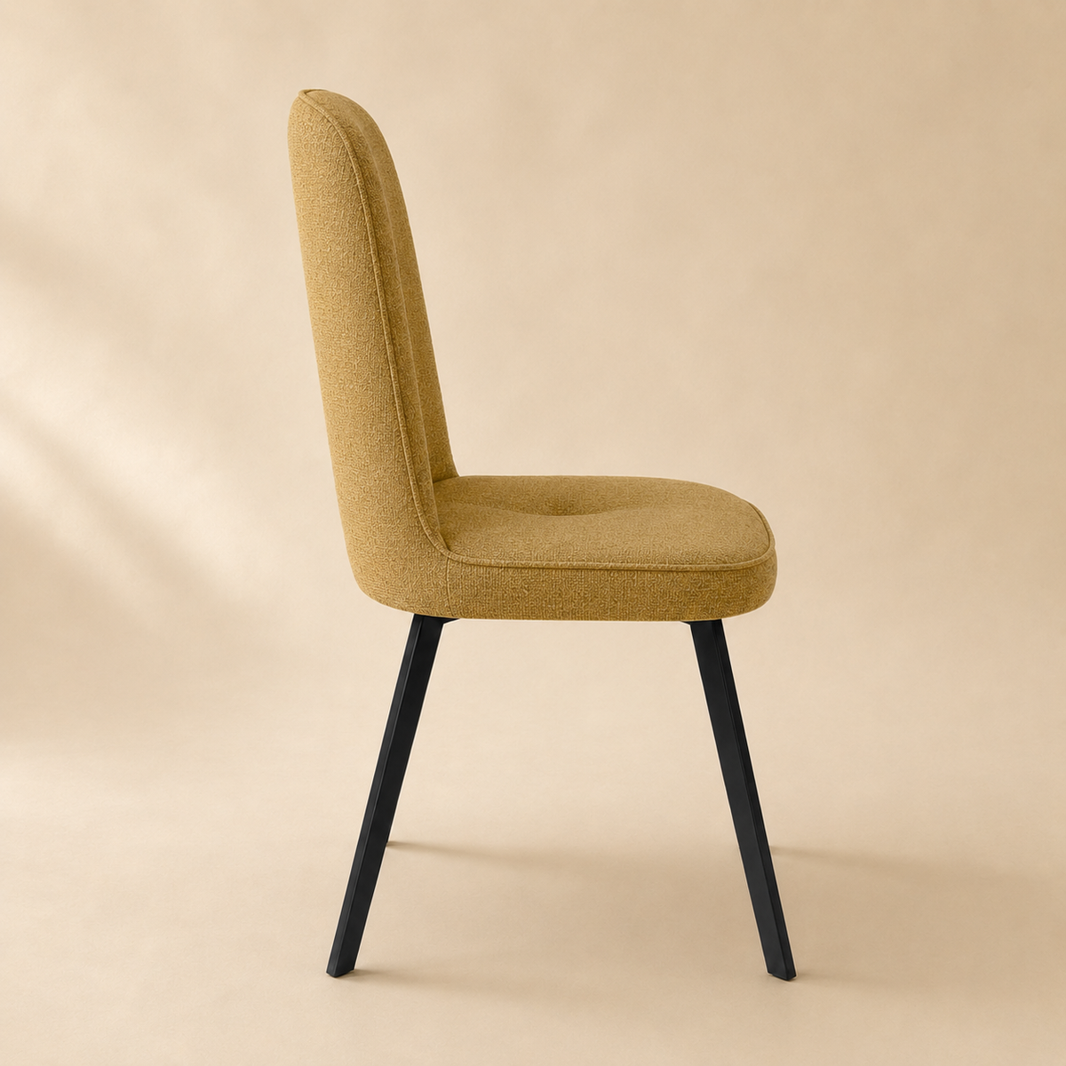Silla de comedor tapizada, pata metálica