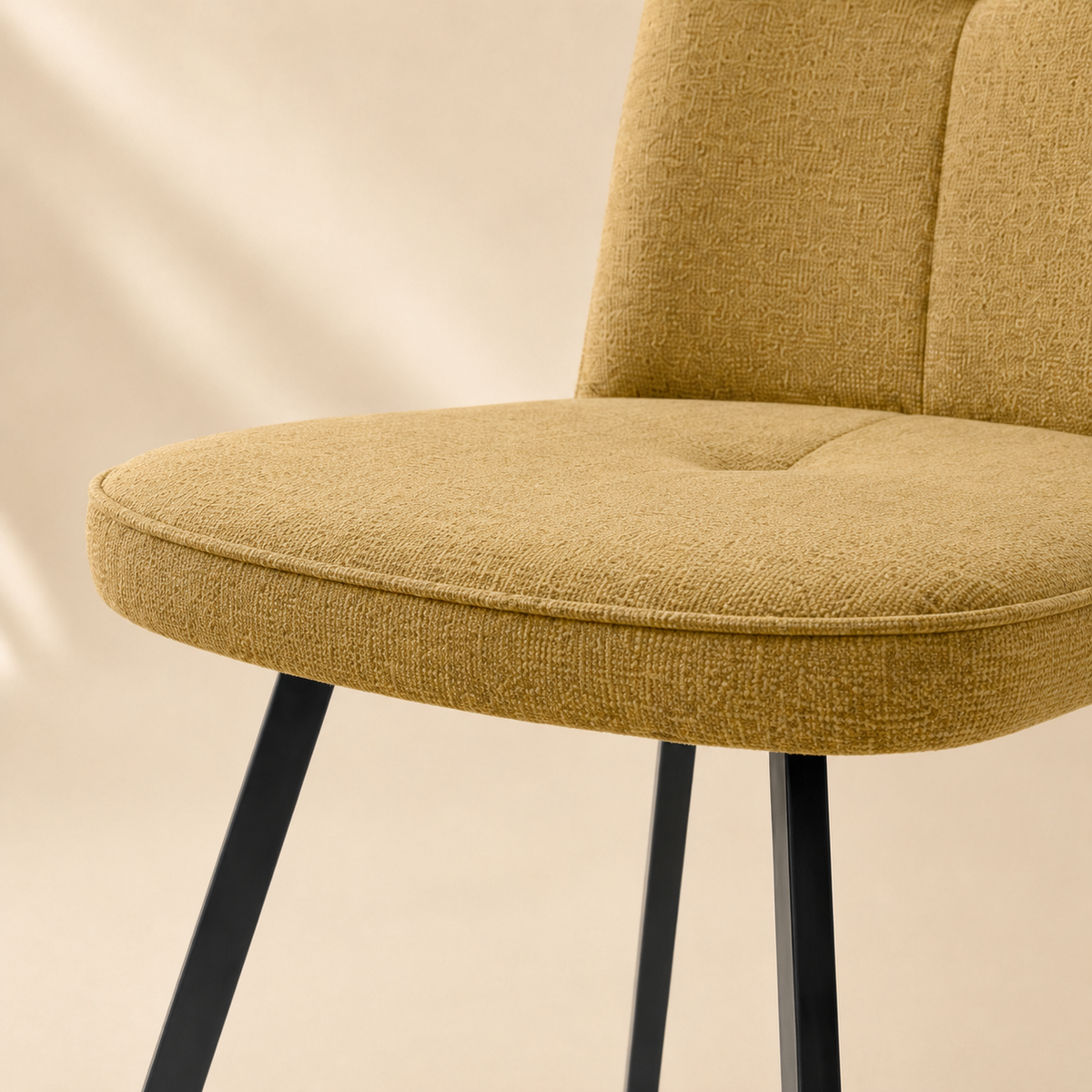 Silla de comedor tapizada, pata metálica