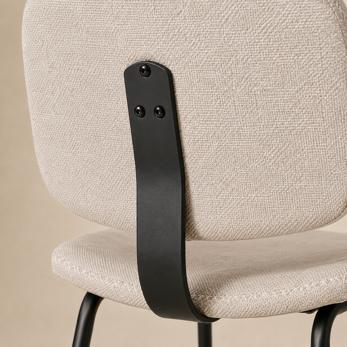 Silla de comedor tapizada, pata metálica