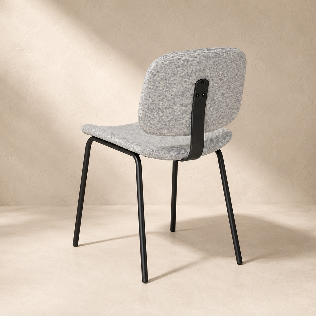 Silla de comedor tapizada, pata metálica