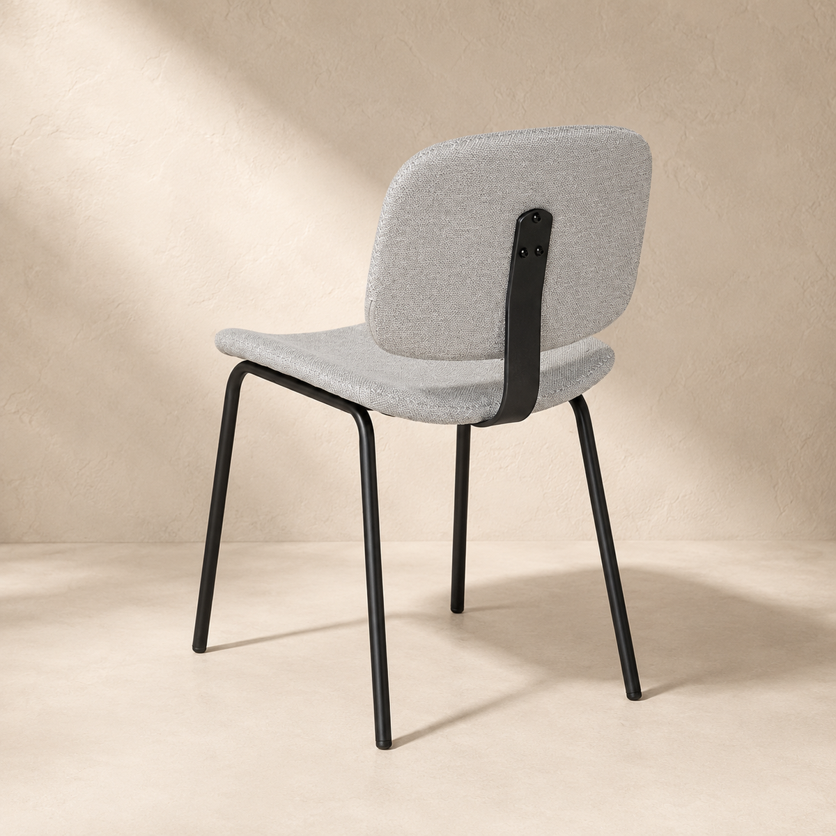 Silla de comedor tapizada, pata metálica