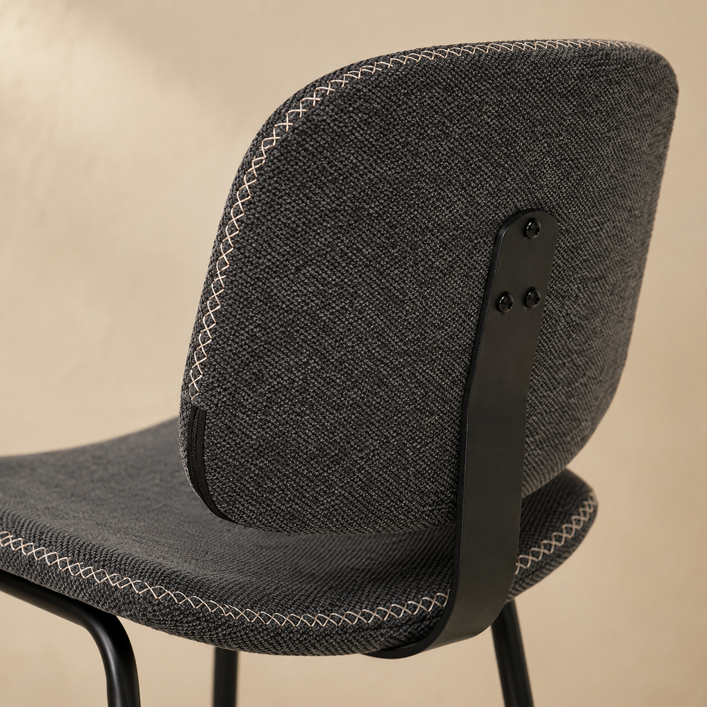 Silla de comedor tapizada, pata metálica