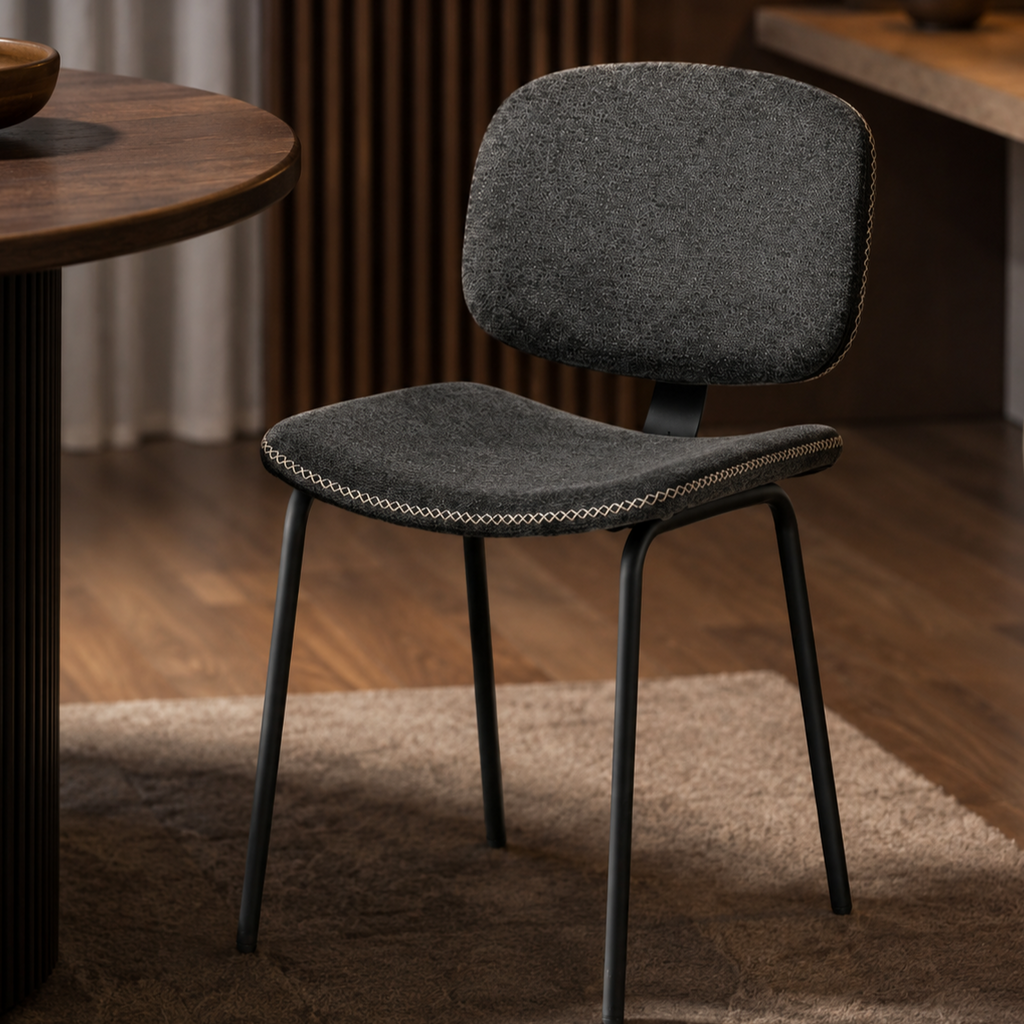 Silla de comedor tapizada, pata metálica