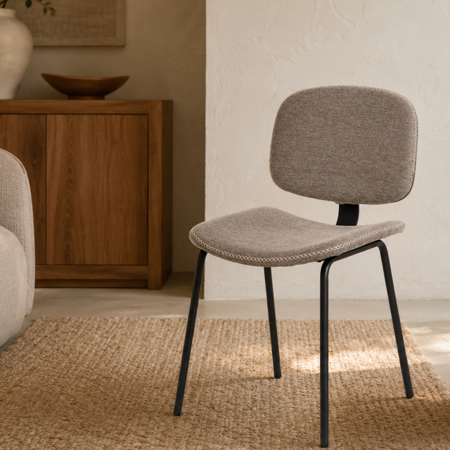 Silla de comedor tapizada, pata metálica